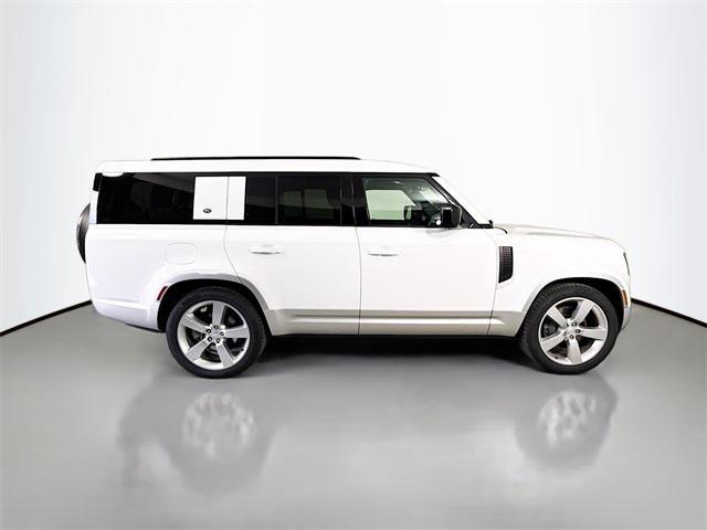 Photo of 2023 Fuji White Land Rover Defender