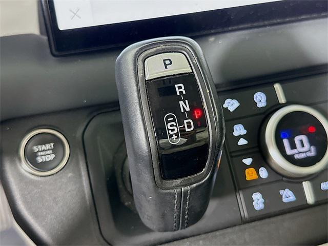 Photo of 2023 Fuji White Land Rover Defender