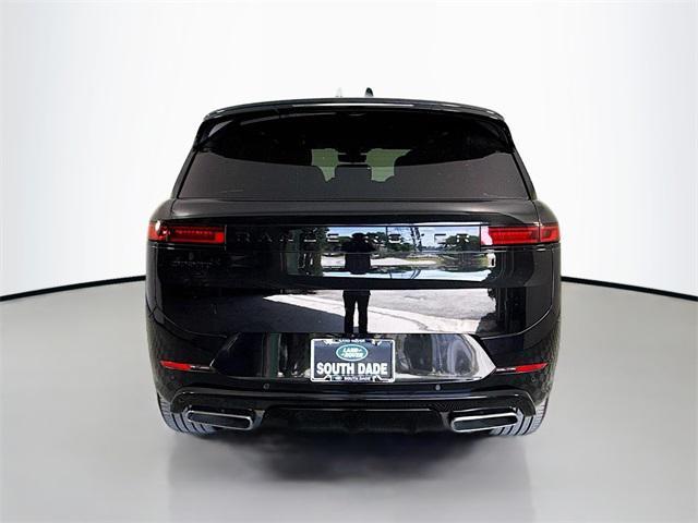 Photo of 2025 Santorini Black Metallic Land Rover Range Rover Sport
