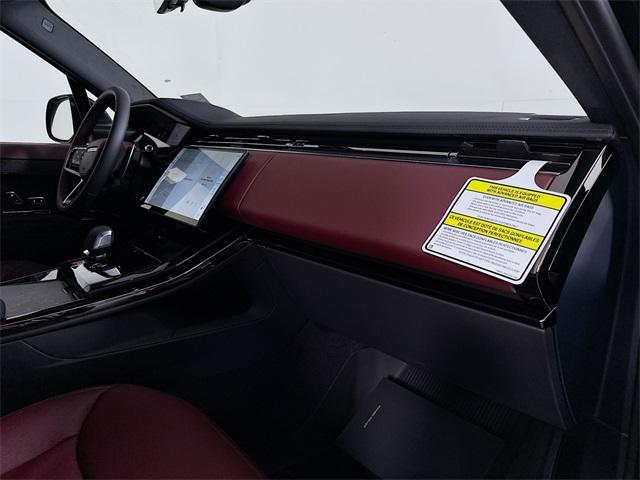 Photo of 2025 Santorini Black Metallic Land Rover Range Rover Sport