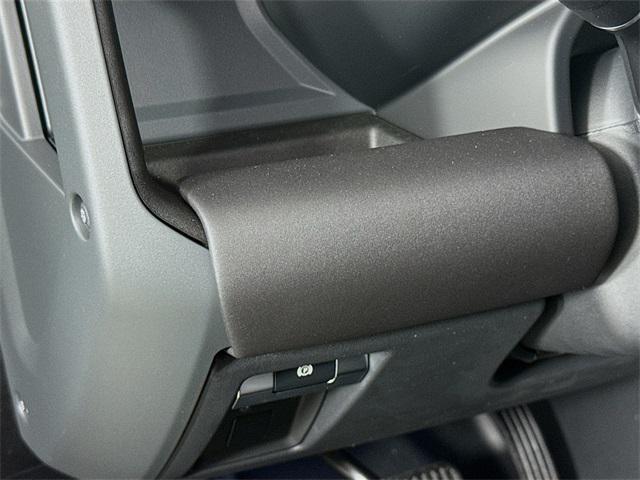 Photo of 2025 Santorini Black Metallic Land Rover Defender