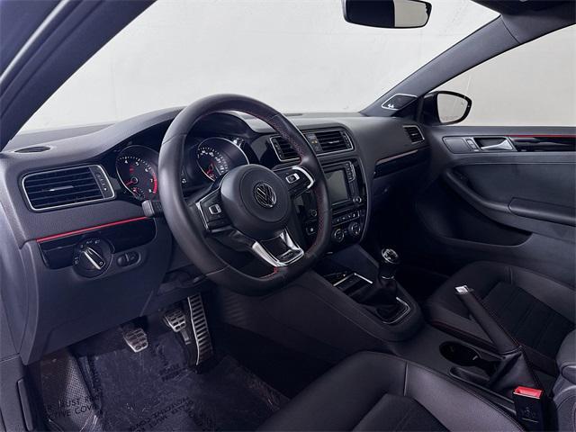 Photo of 2017 Platinum Gray Metallic Volkswagen Jetta