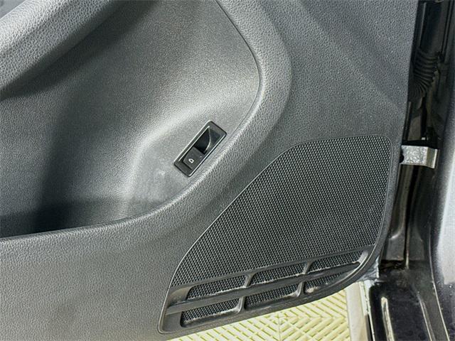 Photo of 2017 Platinum Gray Metallic Volkswagen Jetta