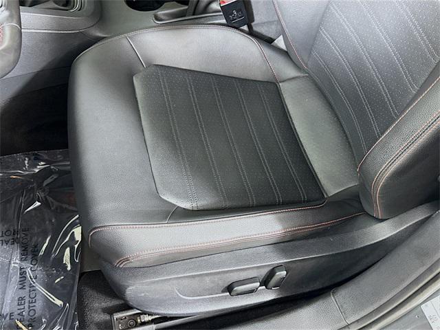 Photo of 2017 Platinum Gray Metallic Volkswagen Jetta