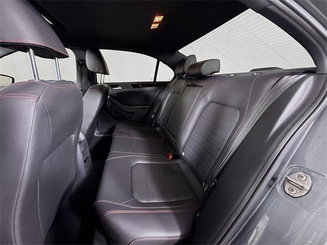 Photo of 2017 Platinum Gray Metallic Volkswagen Jetta