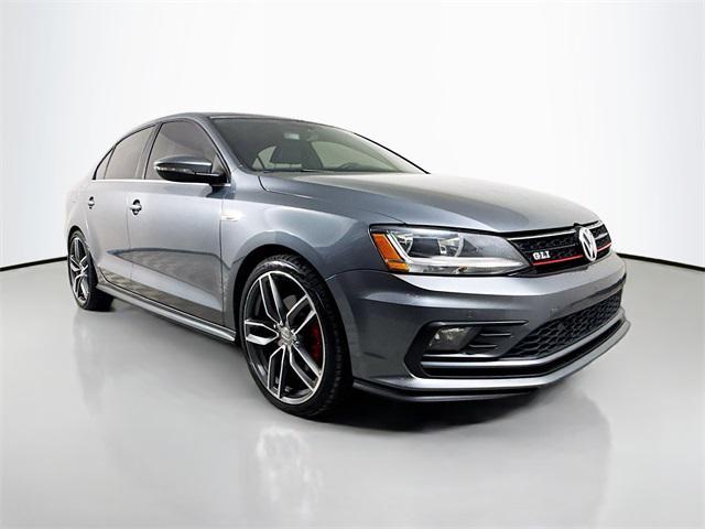Photo of 2017 Platinum Gray Metallic Volkswagen Jetta