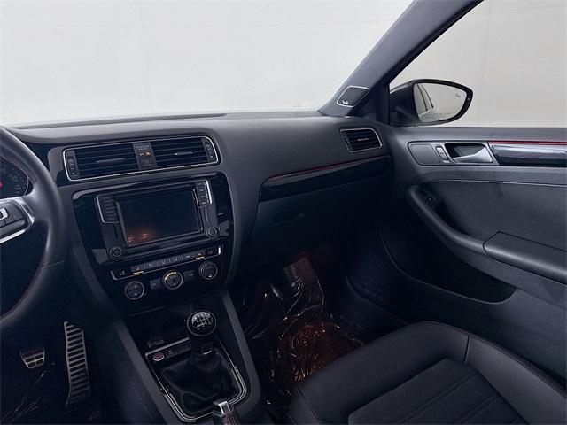 Photo of 2017 Platinum Gray Metallic Volkswagen Jetta