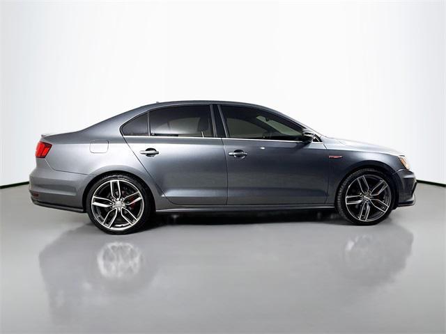 Photo of 2017 Platinum Gray Metallic Volkswagen Jetta