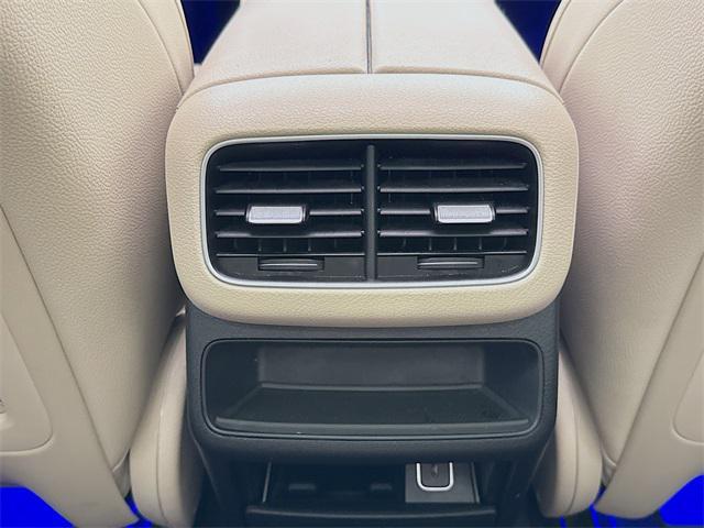 Photo of 2022 White Mercedes-Benz GLE 350