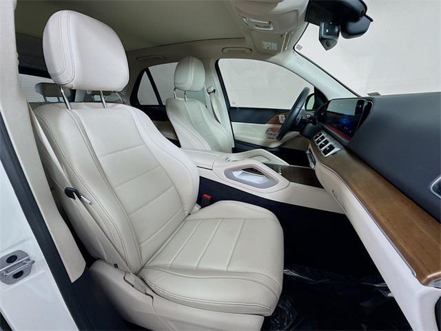 Photo of 2022 White Mercedes-Benz GLE 350