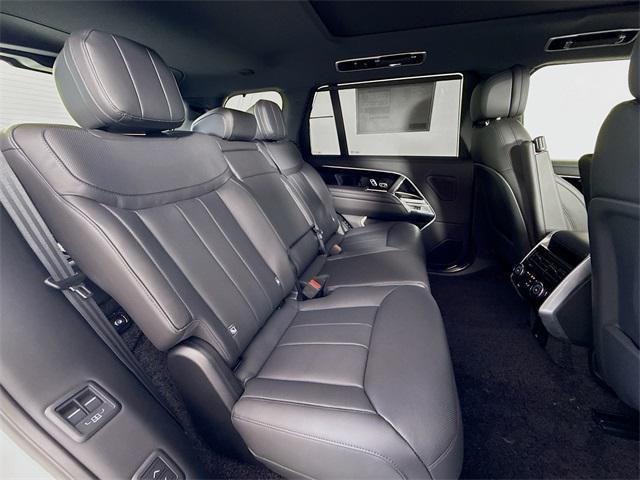 Photo of 2025 Fuji White Land Rover Range Rover