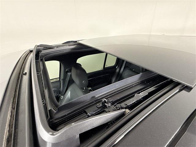 Photo of 2024 Eiger Gray Metallic Land Rover Defender