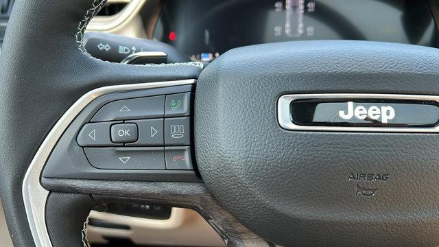 Photo of 2025 Diamond Black Jeep Grand Cherokee