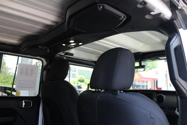 Photo of 2021 Bright White Clearcoat Jeep Gladiator