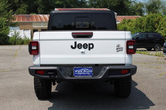 Photo of 2021 Bright White Clearcoat Jeep Gladiator