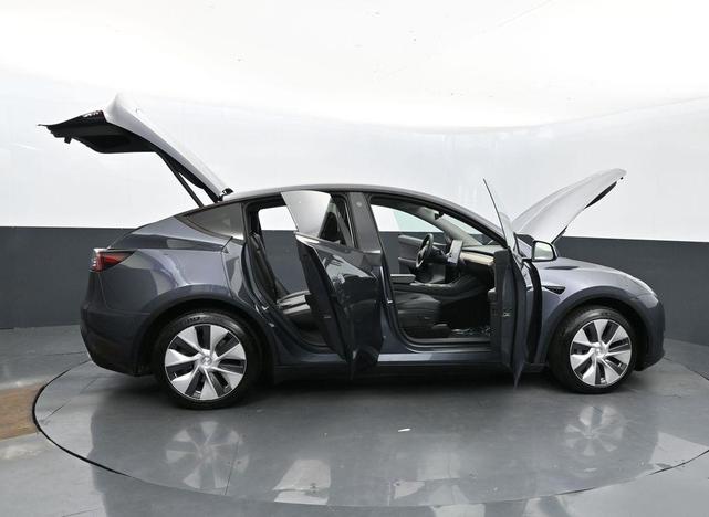 Photo of 2021 Midnight Silver Metallic Tesla Model Y