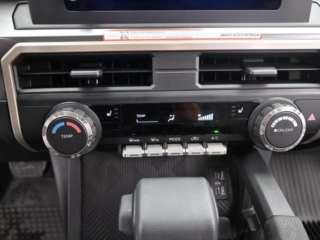 Photo of 2025 Ice Cap Toyota Tacoma