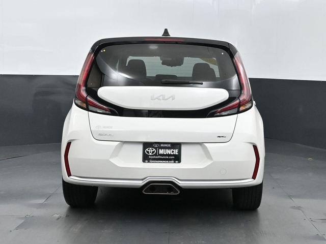 Photo of 2023 Snow White Pearl Kia Soul