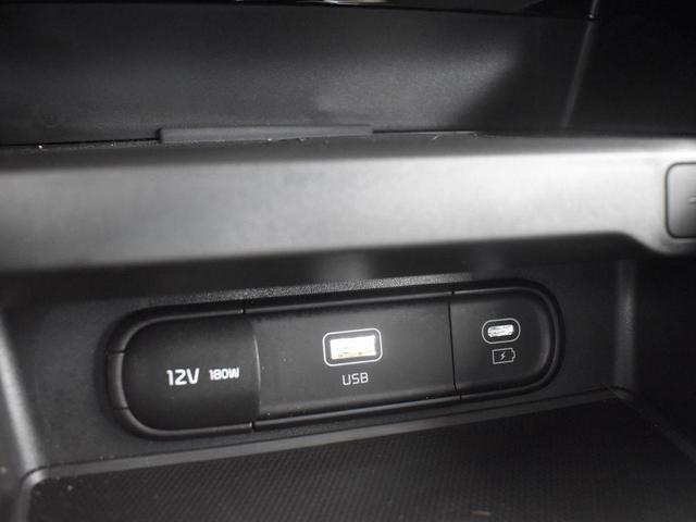 Photo of 2023 Snow White Pearl Kia Soul