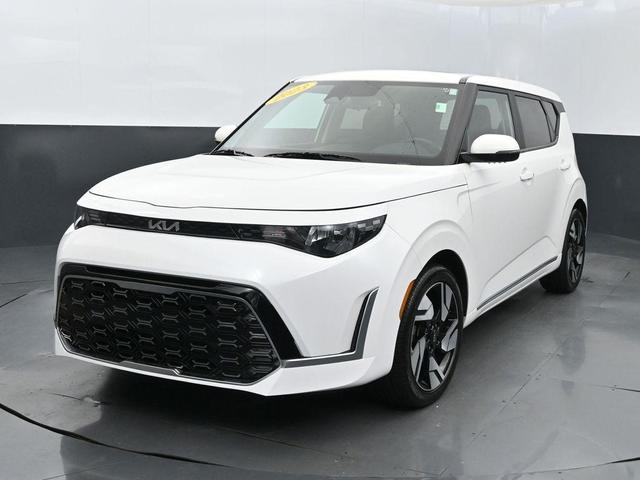 Photo of 2023 Snow White Pearl Kia Soul