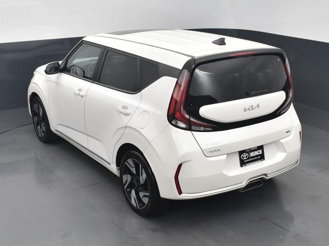 Photo of 2023 Snow White Pearl Kia Soul