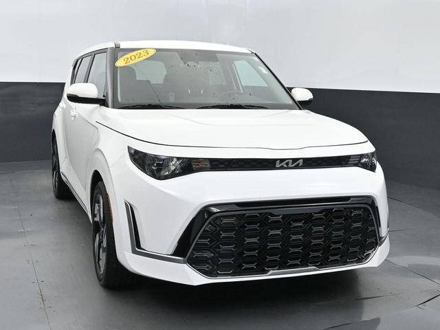 Photo of 2023 Snow White Pearl Kia Soul