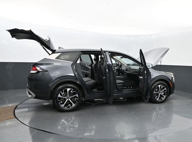 Photo of 2024 Gravity Gray Kia Sportage
