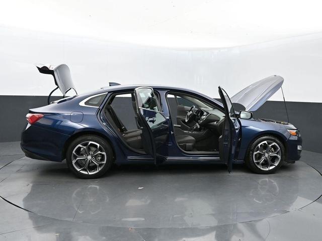 Photo of 2022 Northsky Blue Metallic Chevrolet Malibu