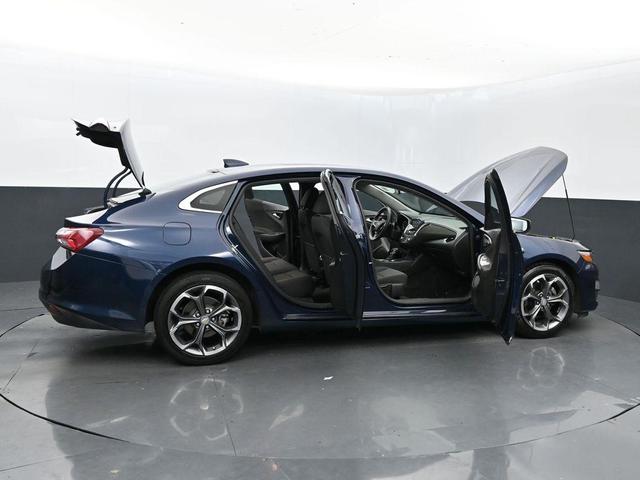Photo of 2022 Northsky Blue Metallic Chevrolet Malibu