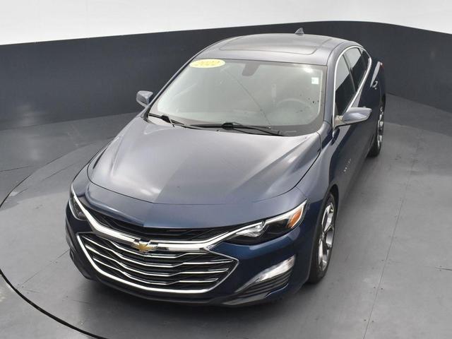 Photo of 2022 Northsky Blue Metallic Chevrolet Malibu