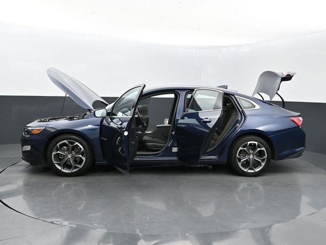 Photo of 2022 Northsky Blue Metallic Chevrolet Malibu