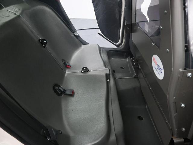 Photo of 2010 Stone White Clearcoat Dodge Charger