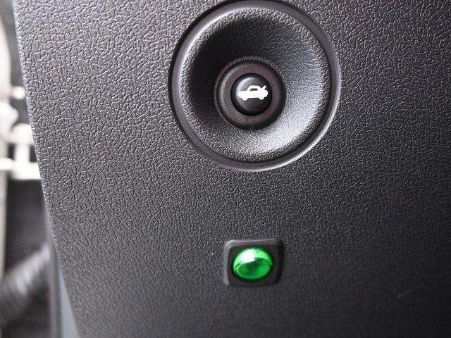 Photo of 2010 Stone White Clearcoat Dodge Charger