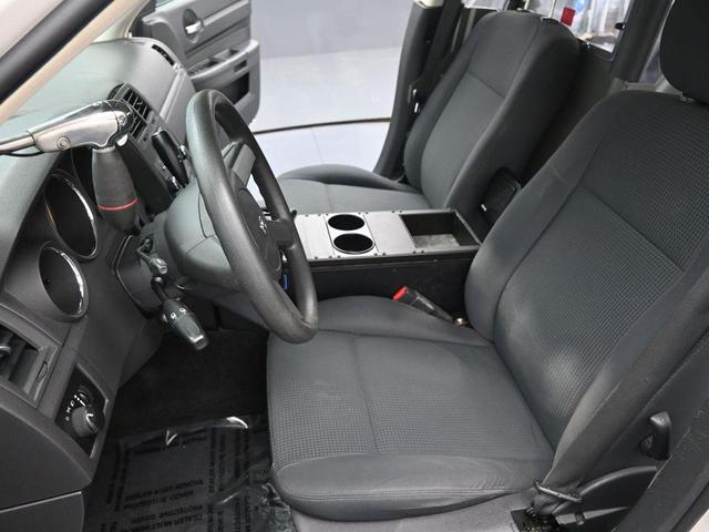 Photo of 2010 Stone White Clearcoat Dodge Charger