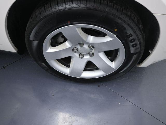 Photo of 2010 Stone White Clearcoat Dodge Charger