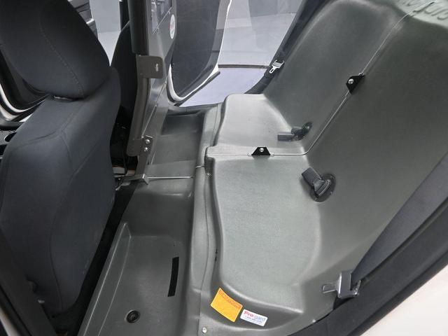Photo of 2010 Stone White Clearcoat Dodge Charger