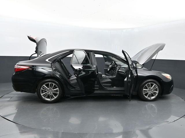 Photo of 2016 Midnight Black Metallic Toyota Camry