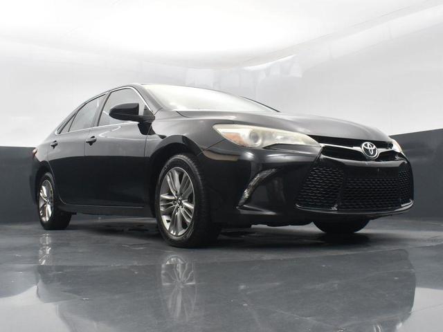 Photo of 2016 Midnight Black Metallic Toyota Camry