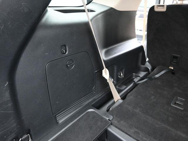 Photo of 2023 Oxford White Ford Explorer