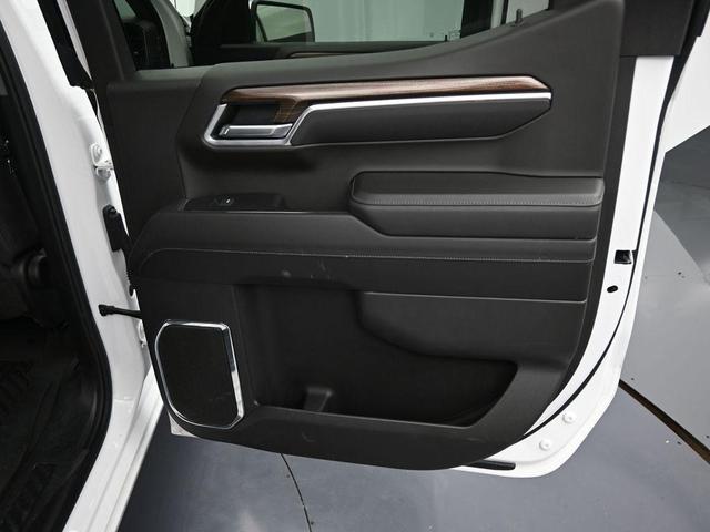 Photo of 2025 Summit White Chevrolet Silverado 1500