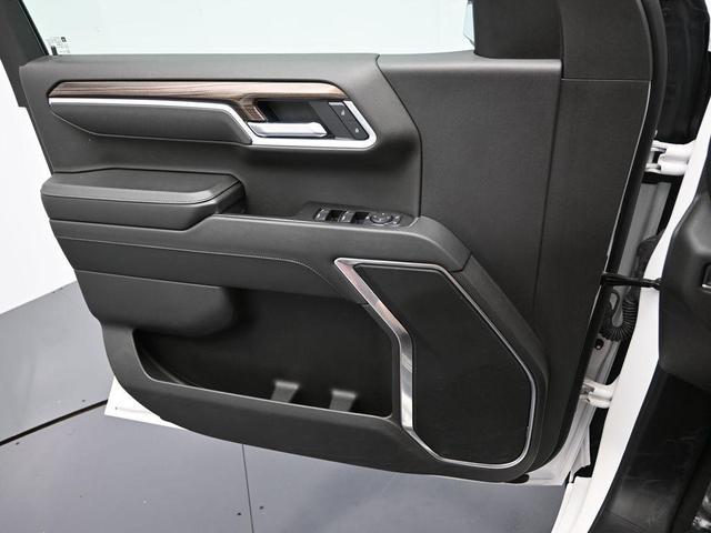 Photo of 2025 Summit White Chevrolet Silverado 1500
