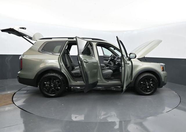 Photo of 2024 Jungle Green Kia Telluride