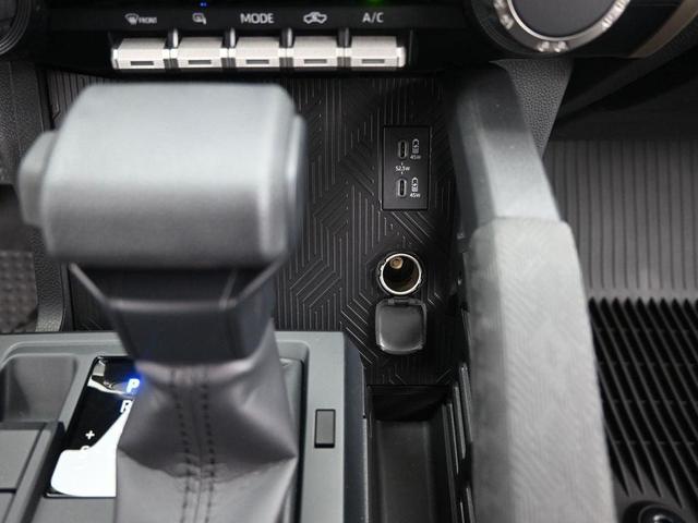 Photo of 2025 Ice Cap Toyota Tacoma