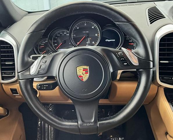 Photo of 2014 Meteor Gray Metallic Porsche Cayenne