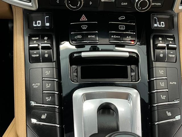 Photo of 2014 Meteor Gray Metallic Porsche Cayenne