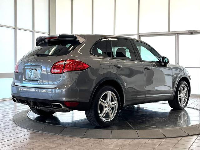 Photo of 2014 Meteor Gray Metallic Porsche Cayenne