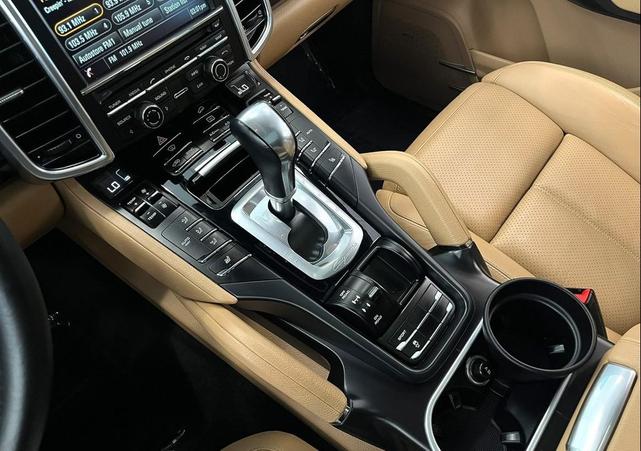 Photo of 2014 Meteor Gray Metallic Porsche Cayenne