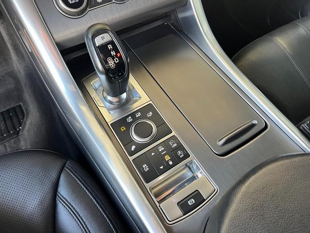 Photo of 2017 Santorini Black Land Rover Range Rover Sport