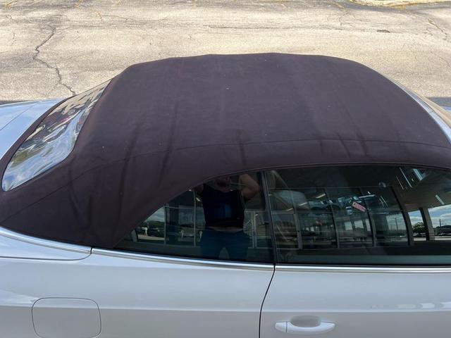 Photo of 2011 Ibis White/Black Roof Audi A5