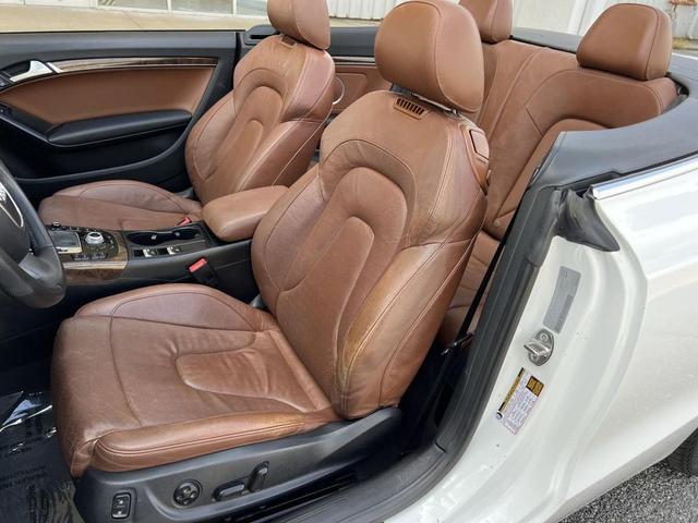 Photo of 2011 Ibis White/Black Roof Audi A5